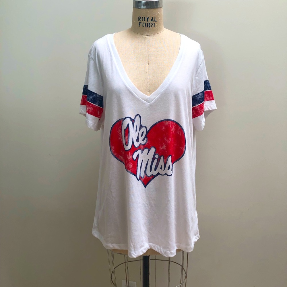 University of Mississippi Ole Miss V-Neck Tee Size 1x